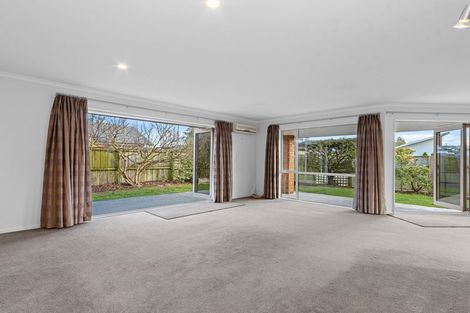 Photo of property in 8 Len Hale Place, Parklands, Christchurch, 8083