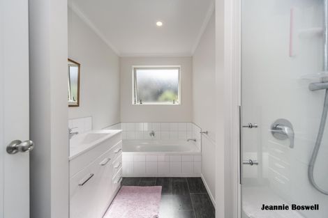 Photo of property in 10 Milton Street, Roslyn, Palmerston North, 4414