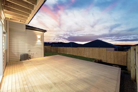 Photo of property in 21 Black Shed Road, Flat Bush, 2019
