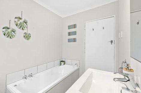 Photo of property in 24a Lethbridge Street, Feilding, 4702