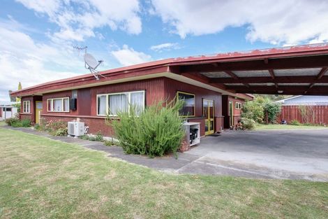Photo of property in 4 Darcy Place, Massey, Auckland, 0614
