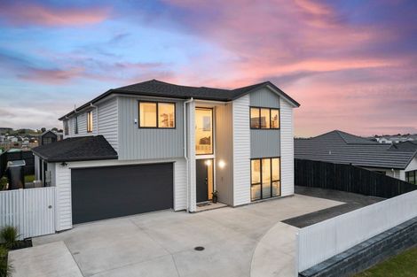 Photo of property in 70 Symes Drive, Red Beach, 0932