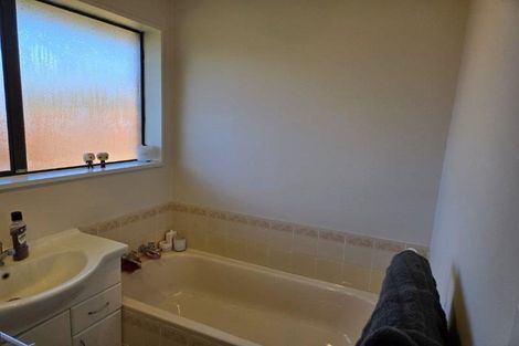 Photo of property in 1/17 Vagues Road, Northcote, Christchurch, 8052