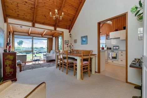 Photo of property in 2/13 Nimrod Place, Half Moon Bay, Auckland, 2012