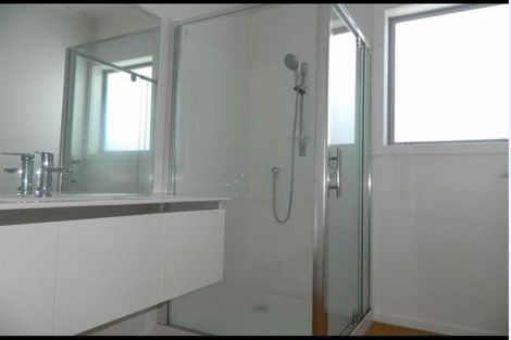 Photo of property in 36 Sohlue Place, Oteha, Auckland, 0632