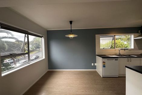 Photo of property in 10 Celeste Place, Totara Vale, Auckland, 0627