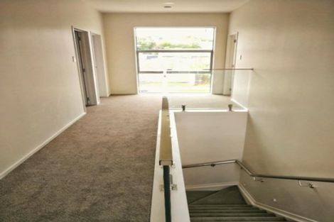 Photo of property in 16 Sunshine Boulevard, Sunnyvale, Auckland, 0612