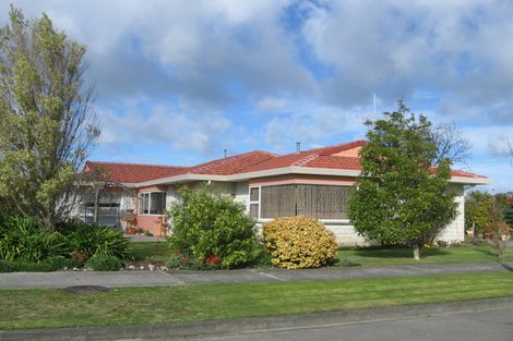 Photo of property in 27 Fiona Crescent, Feilding, 4702