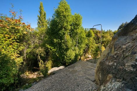 Photo of property in 66 Cedar Drive, Kelvin Heights, Queenstown, 9300