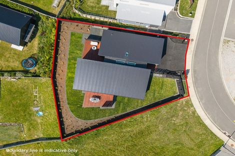 Photo of property in 6 Okupe Grove, Aotea, Porirua, 5024