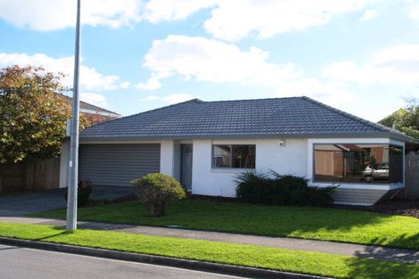 Photo of property in 1/2 Putter Place, Golflands, Auckland, 2013