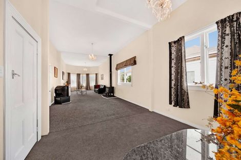 Photo of property in 3 Victoria Street, Hawera, 4610