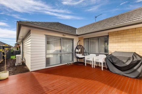Photo of property in 13 Kotuku Crescent, Takanini, 2112