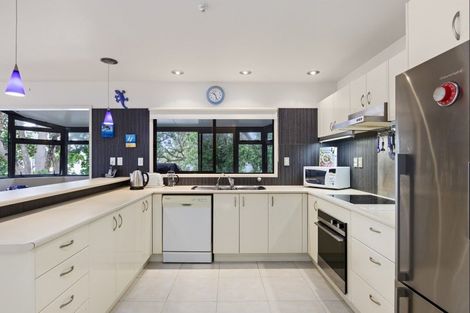 Photo of property in 11f Puriri Avenue, Orewa, 0931