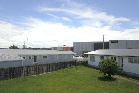 Photo of property in 16 Girven Road, Mount Maunganui, 3116
