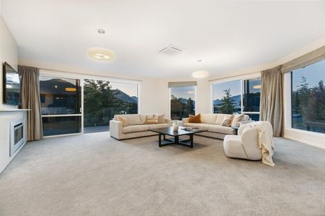 Photo of property in 2 Island View Place, Wanaka, 9305