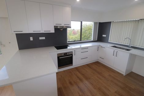 Photo of property in 2/177 Forrest Hill Road, Forrest Hill, Auckland, 0620