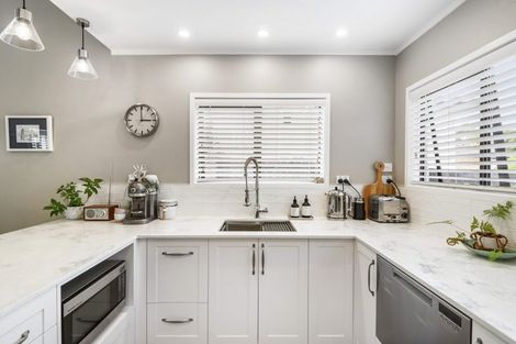 Photo of property in 2/20 Wolsley Avenue, Milford, Auckland, 0620