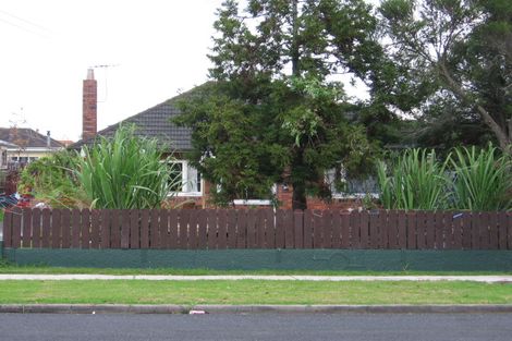 Photo of property in 2/13 Ballance Avenue, Papatoetoe, Auckland, 2104