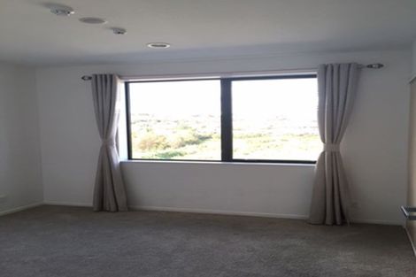 Photo of property in Apollo Apartments, 201/46 Rosedale Road, Rosedale, Auckland, 0632