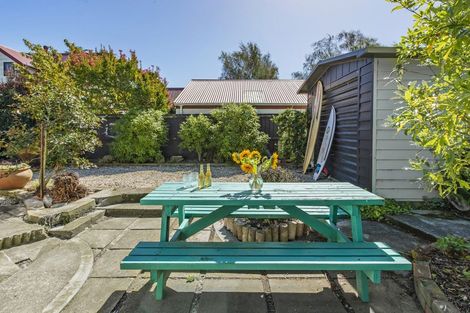 Photo of property in 16 Ensors Place, Waikuku Beach, 7402
