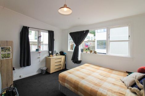 Photo of property in 18 Tamar Street, Island Bay, Wellington, 6023