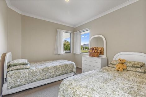 Photo of property in 35 Oaklands Drive, Cambridge, 3434