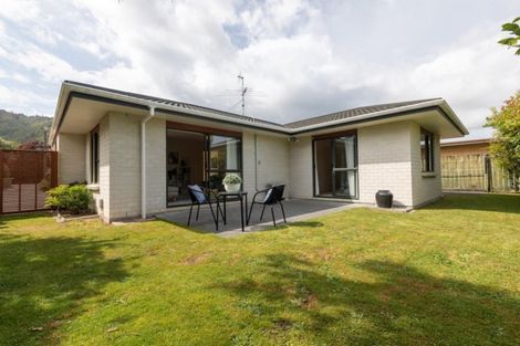 Photo of property in 52a Parata Street, Waikanae, 5036
