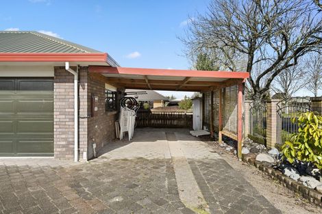 Photo of property in 27 Halcione Close, Flagstaff, Hamilton, 3210