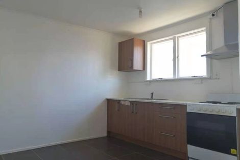 Photo of property in 18 Islington Avenue, New Lynn, Auckland, 0600