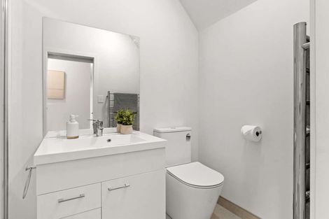 Photo of property in 6/1 Woodbridge Lane, Milford, Auckland, 0620
