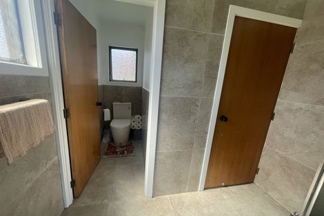 Photo of property in 2/55 Aberdeen Road, Castor Bay, Auckland, 0620