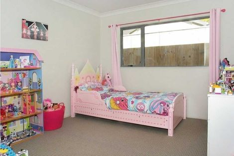 Photo of property in 82 Staithes Drive North, Whitby, Porirua, 5024