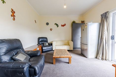 Photo of property in 32 Bathgate Street, South Dunedin, Dunedin, 9012