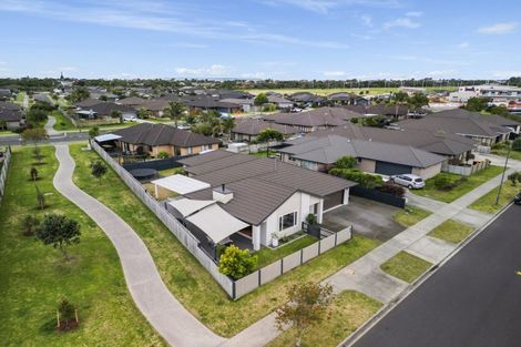Photo of property in 17 Rainey Crescent, Papamoa Beach, Papamoa, 3118