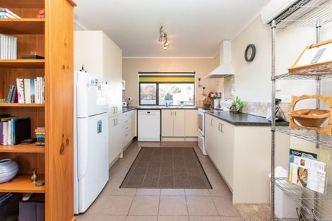 Photo of property in 33 Kyle Road, Waipukurau, 4281