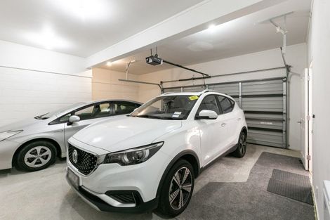 Photo of property in 5a Bishops Glen, Tawa, Wellington, 5028