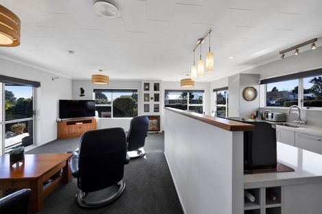 Photo of property in 34 Branch Road, Highlands Park, New Plymouth, 4312