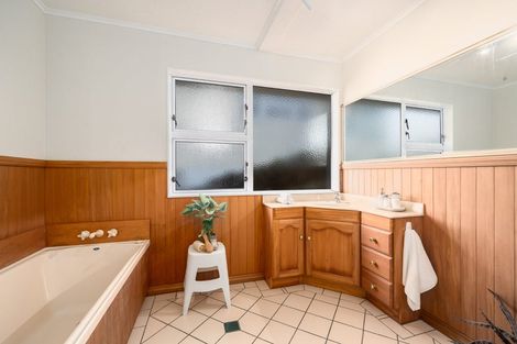 Photo of property in 11 Angell Street, Johnsonville, Wellington, 6037