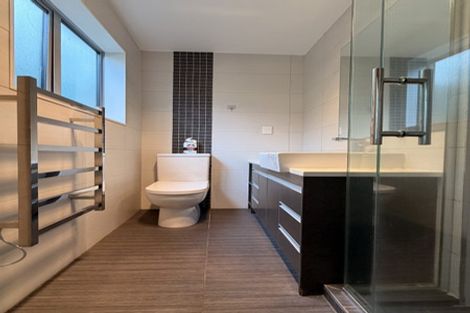 Photo of property in 70 Laurel Oak Drive, Schnapper Rock, Auckland, 0632