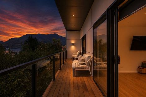Photo of property in 5c Aspen Grove, Fernhill, Queenstown, 9300