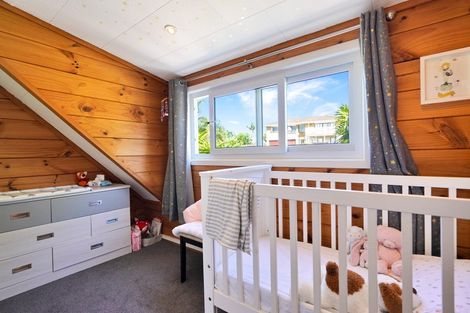 Photo of property in 74 Colwill Road, Massey, Auckland, 0614