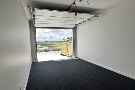 Photo of property in 28 Neretva Avenue, Massey, 0614