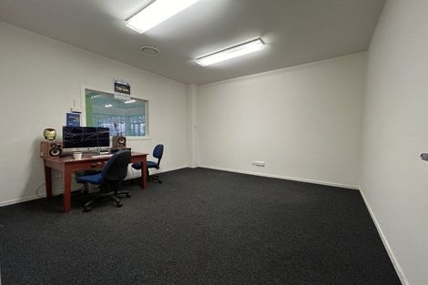 Photo of property in 122 Molesworth Street, Taita, Lower Hutt, 5011