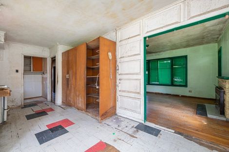 Photo of property in 21 Smythe Road, Henderson, Auckland, 0612