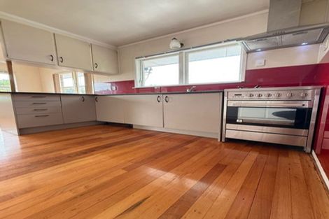 Photo of property in 60 Orams Road, Hillpark, Auckland, 2102