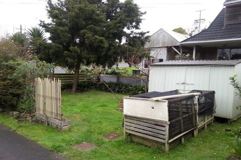 Photo of property in 2/30 Cresta Avenue, Beach Haven, Auckland, 0626