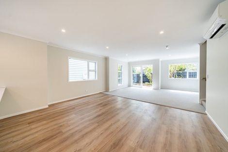 Photo of property in 70b Heretaunga Square, Silverstream, Upper Hutt, 5019