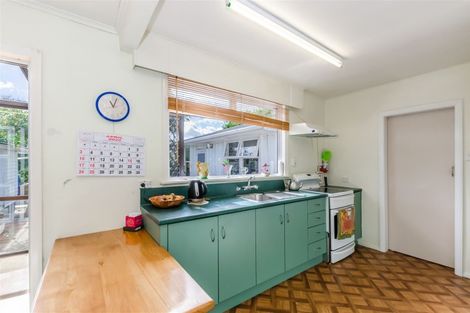 Photo of property in 15 Te Miti Street, Paekakariki, 5034