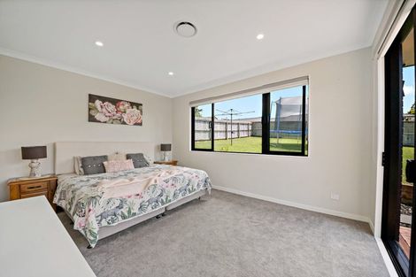 Photo of property in 18 Laurelwood Avenue, Pukekohe, 2120
